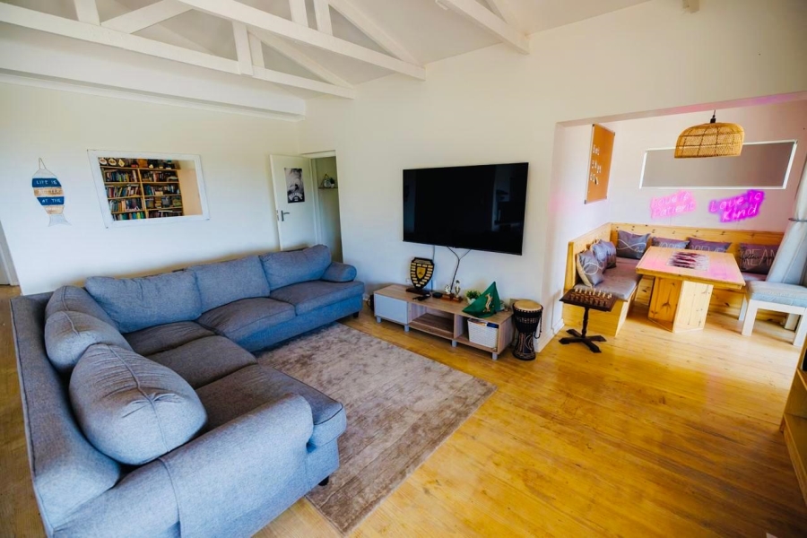 5 Bedroom Property for Sale in Wavecrest Eastern Cape
